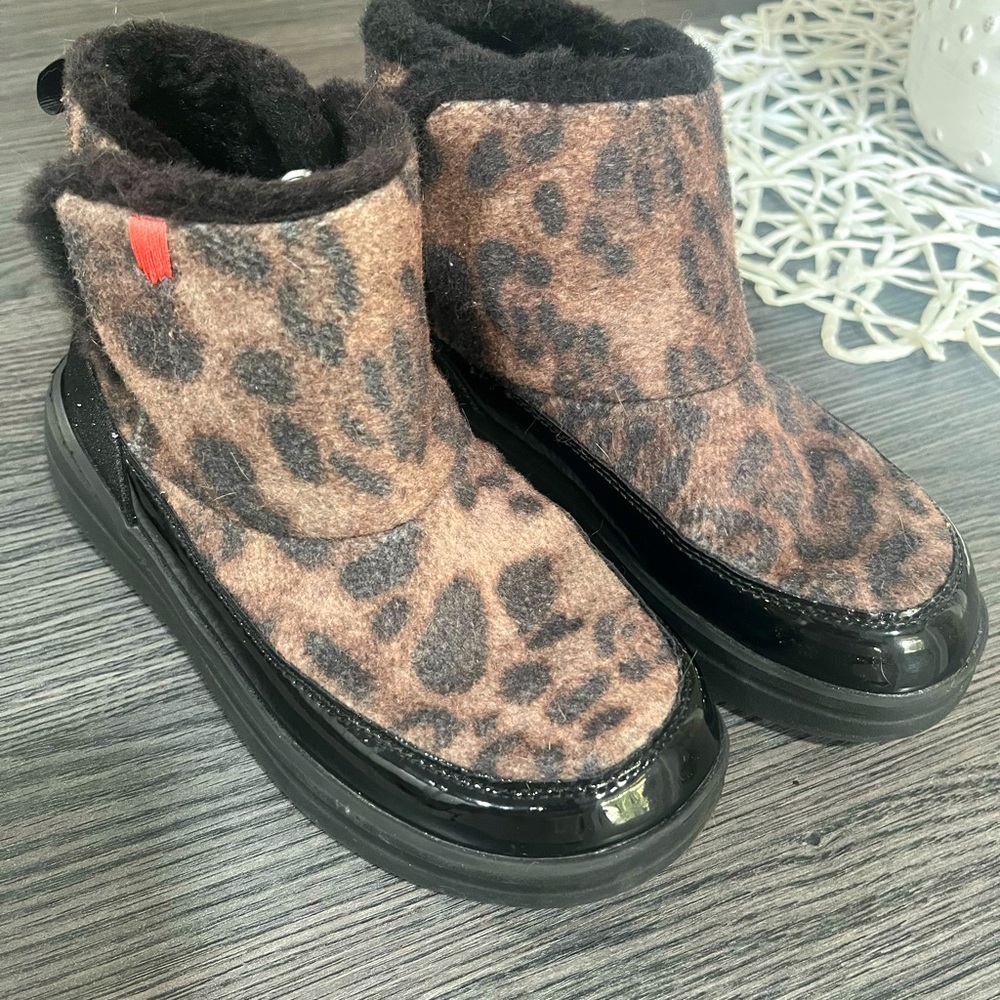 Hey Dudes ankle boots for girls